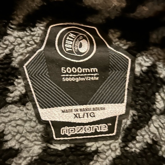 Boys Ripzone winter jacket - size 16 - Picture 4 of 4